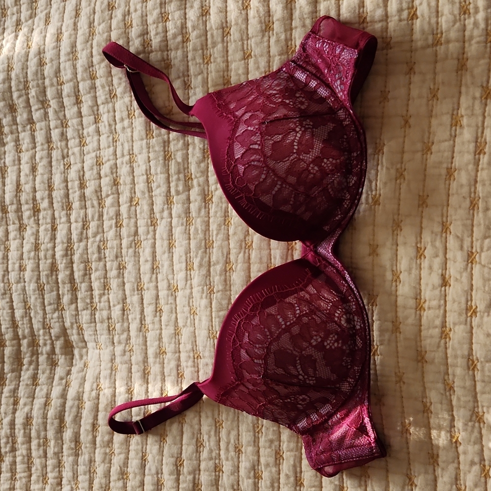 Very Sexy Lightly Lined Plunge 32A